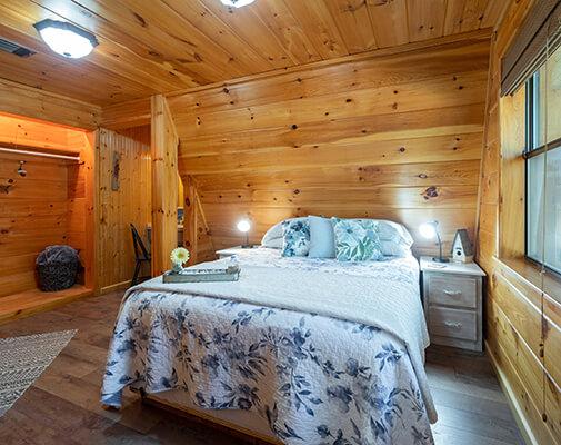 comfortable-beds-at-peckerwood-knob-cabins